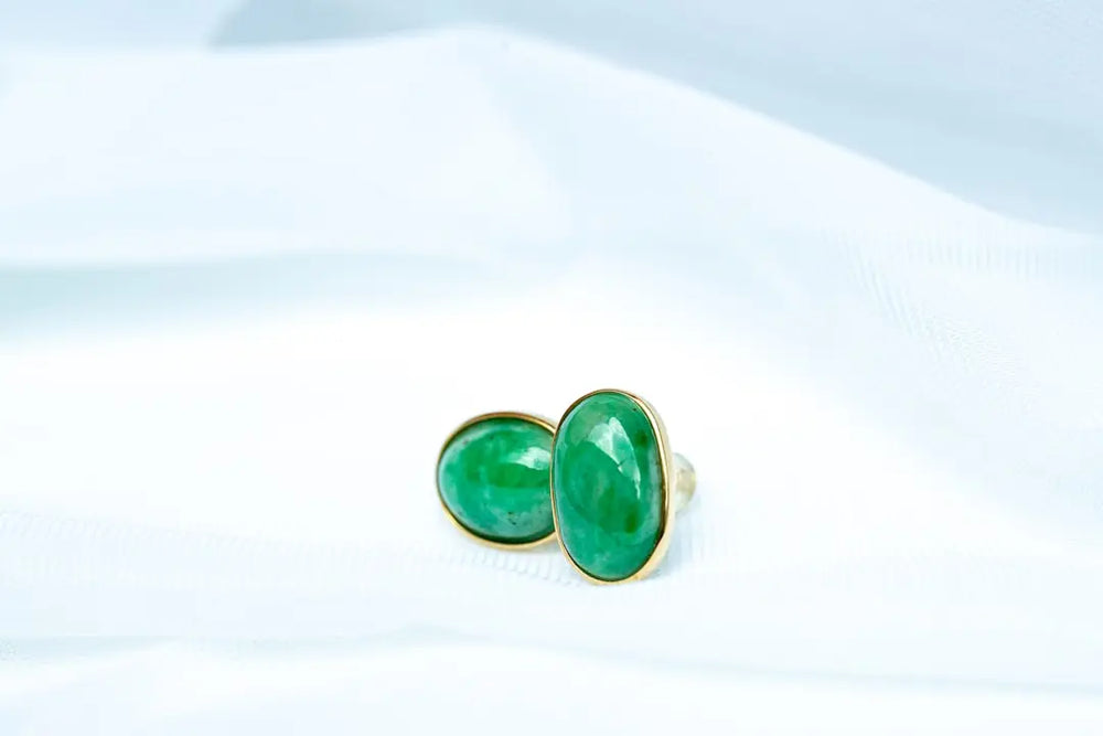 a pair of green and black dice - Photo by Tahlia Doyle on Unsplash