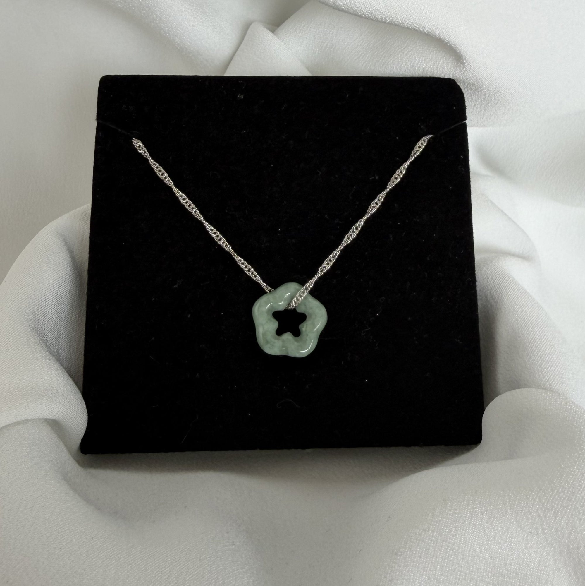 Véla Jade Necklace