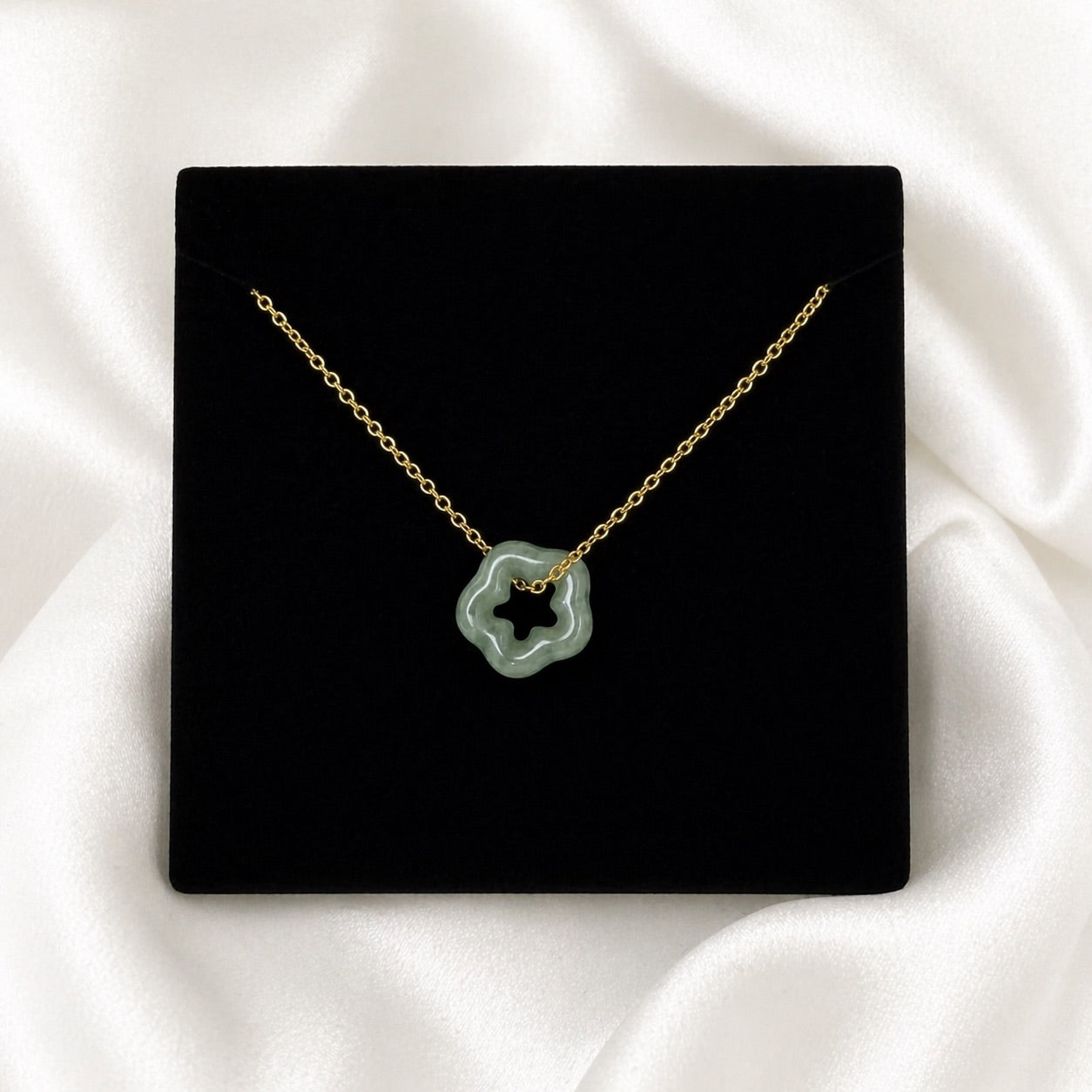 Véla Jade Necklace