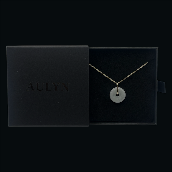 Necklace with a pendant in a black AULYN box